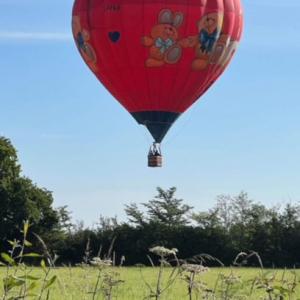 Katie Abbott Balloon over Rookery Farm 2022